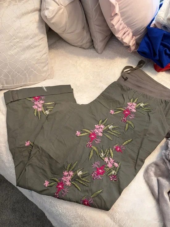INC International Concepts Olive Green Capris with Pink Floral Embroidery - Picture 1 of 7